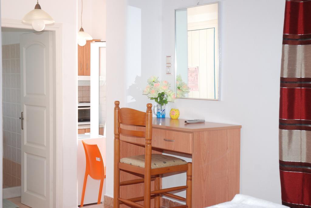 טורלוס Pension Katerina Studios חדר תמונה